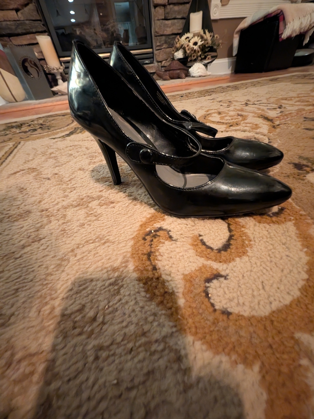 Ann Marino Black Patent Mary Jane Pointed-Toe Stiletto Heels